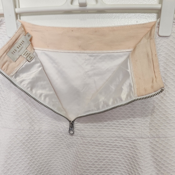Ted Baker London Sumna Textured Skater Mini White Skirt Size 2 - Picture 5 of 6
